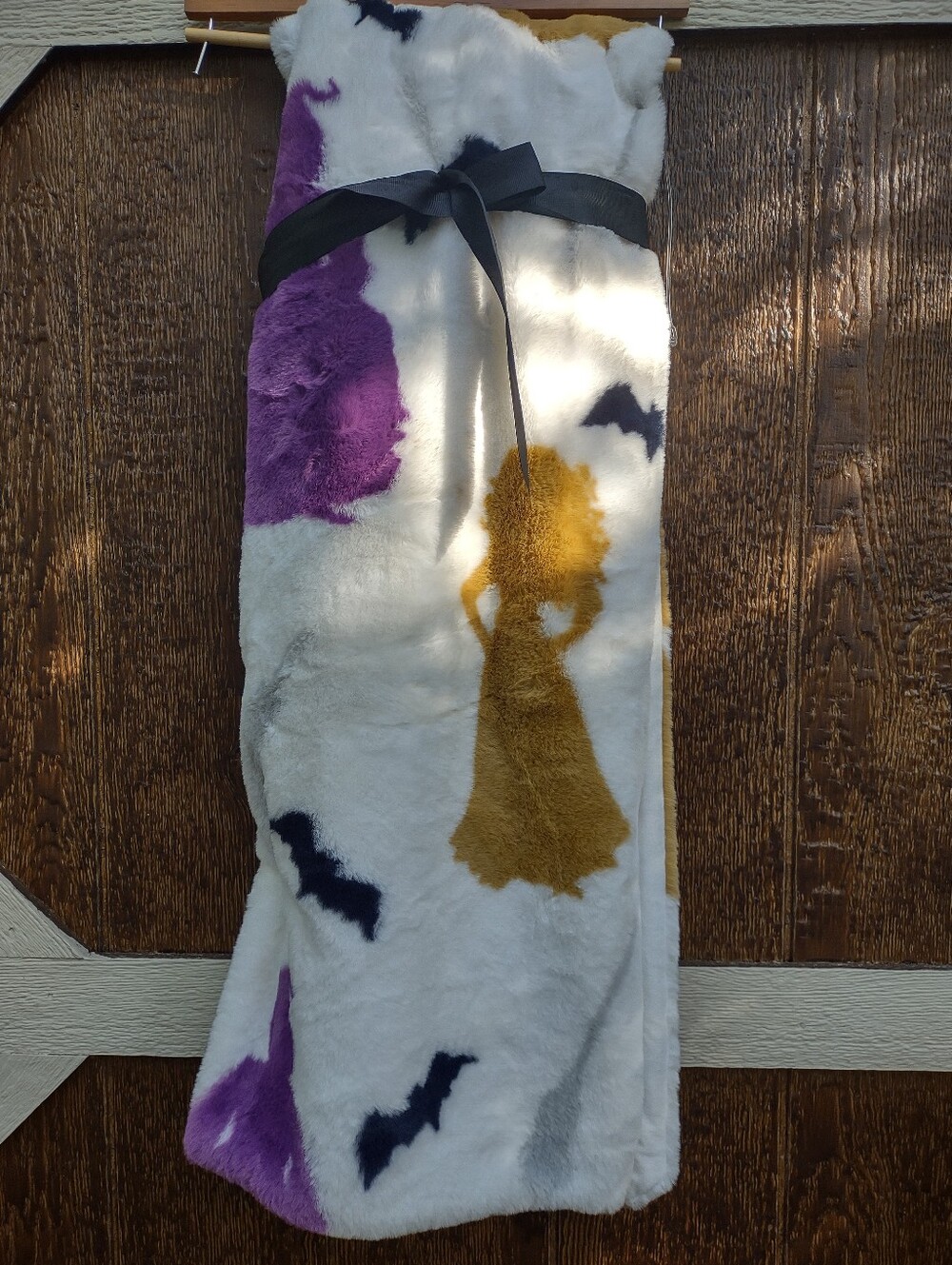 Disney Hocus Pocus Sanderson Sisters white Halloween throw blanket 50x70